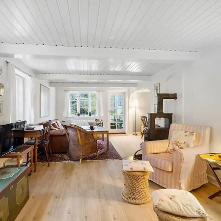 Ae282-marstal-dronningestraede-8 * Marstal